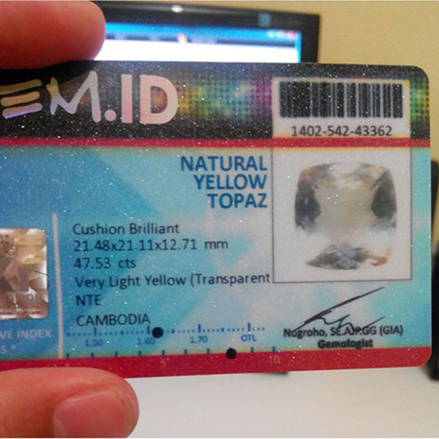 Mata kalung Yellow Topaz